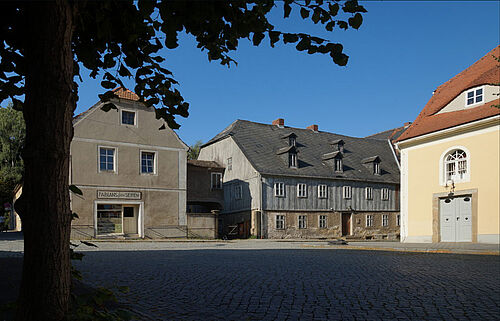 Blick auf Kirchensaal und Schwesterhaus in Kleinwelka
