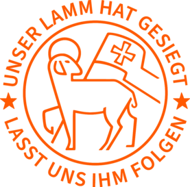 Lamm der Evangelischen Brüder-Unität mit deutscher Umschrift: Unser Lamm hat gesiegt – lasst uns ihm folgen