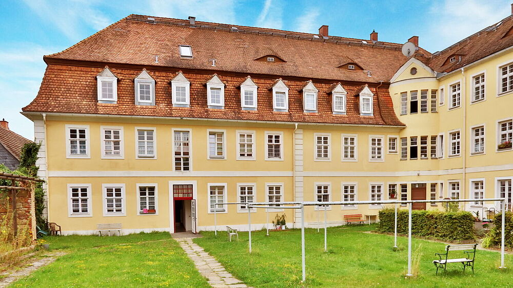 Ansicht des Witwenhauses in Herrnhut von der Gartenseite aus