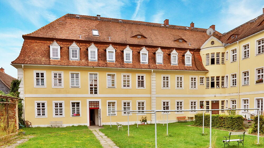 Ansicht des Witwenhauses in Herrnhut von der Gartenseite aus