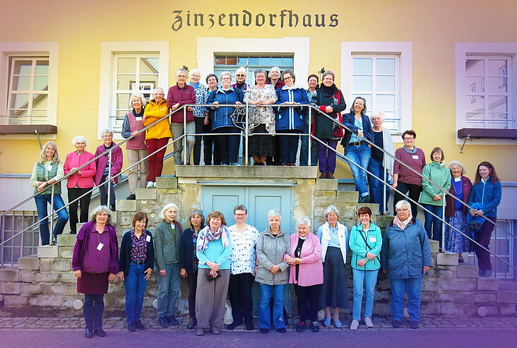Gruppenbild der Teilnehmerinnen der Schwesternwerkstatt 2025