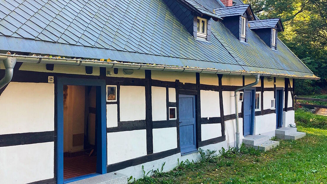 Blick auf das historische Fachwerkgebäude.