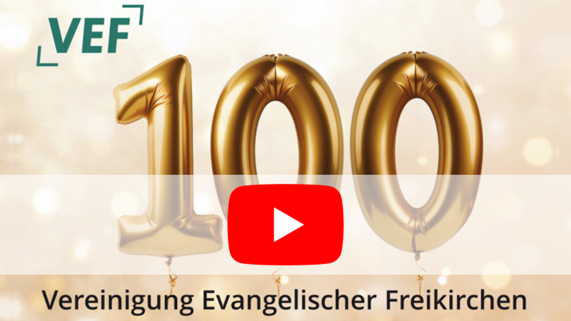 Zahl ein "100" dargestellt mit goldenen Luftballons